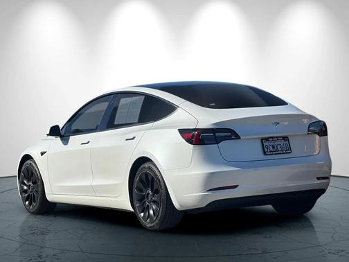 2022 Tesla Model 3 Standard Range