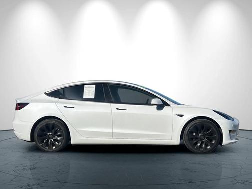 2022 Tesla Model 3 Standard Range