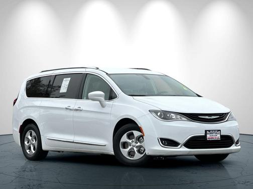 2018 Chrysler Pacifica Hybrid Touring L