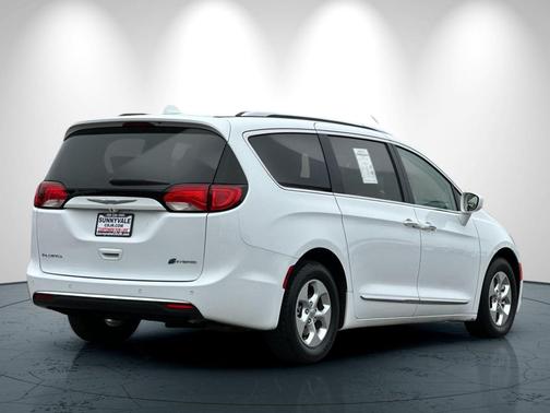 2018 Chrysler Pacifica Hybrid Touring L