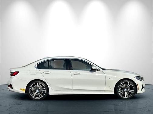 2022 BMW 330e Base