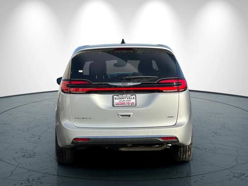 2026 Chrysler Pacifica L