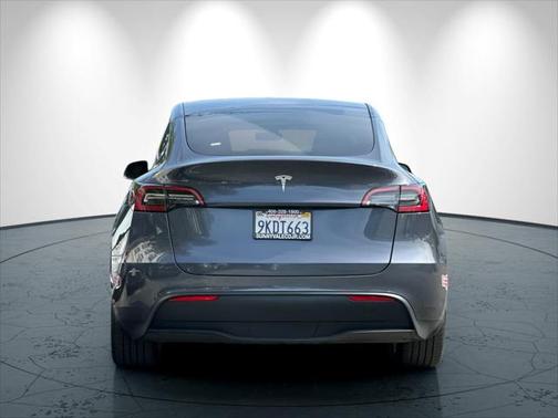 2023 Tesla Model Y RWD
