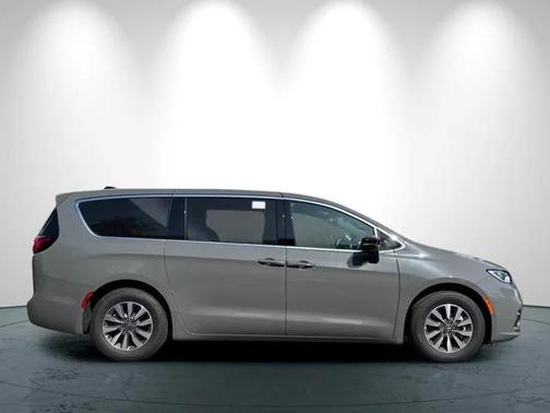 2025 Chrysler Pacifica Hybrid Select