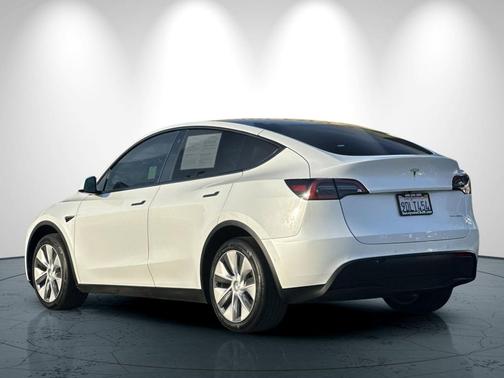 2022 Tesla Model Y Long Range Dual Motor All-Wheel Drive