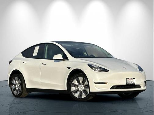 2022 Tesla Model Y Long Range Dual Motor All-Wheel Drive