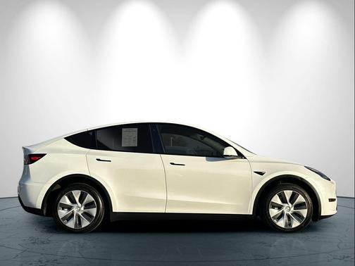 2022 Tesla Model Y Long Range Dual Motor All-Wheel Drive