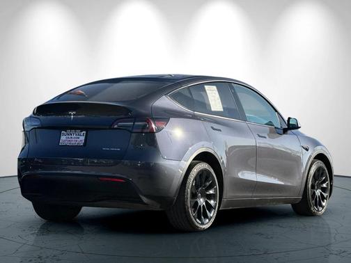 2022 Tesla Model Y Long Range Dual Motor All-Wheel Drive