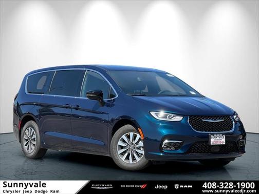 2025 Chrysler Pacifica Hybrid Select