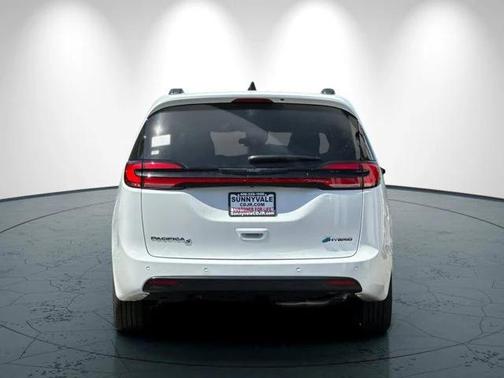 2025 Chrysler Pacifica Hybrid Premium S Appearance Pkg