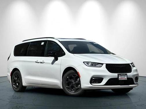 2025 Chrysler Pacifica Hybrid Premium S Appearance Pkg