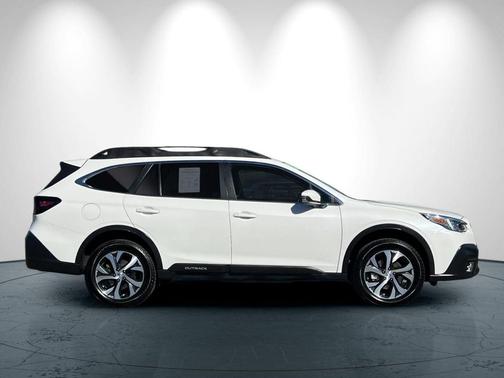 Crystal White Pearl 2021 Subaru Outback Limited XT
