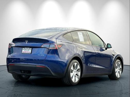 2023 Tesla Model Y Long Range Dual Motor All-Wheel Drive
