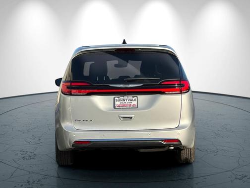 2026 Chrysler Pacifica L