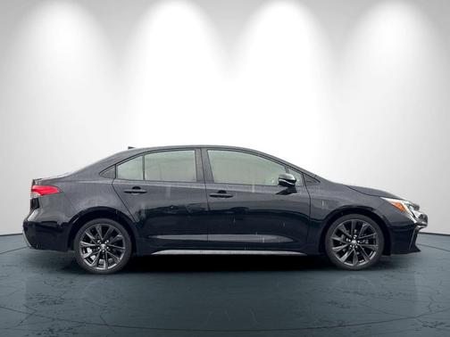 Midnight Black Metallic 2023 Toyota Corolla SE