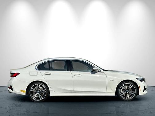 2022 BMW 330e Base