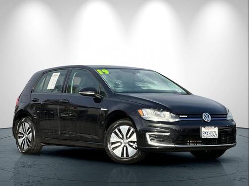2019 Volkswagen e-Golf SE