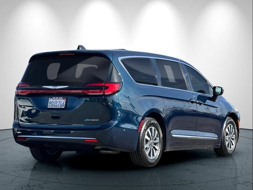 2023 Chrysler Pacifica Hybrid Limited
