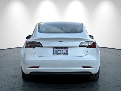 2022 Tesla Model 3 Standard Range
