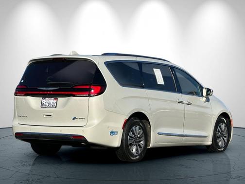 2021 Chrysler Pacifica Hybrid Limited