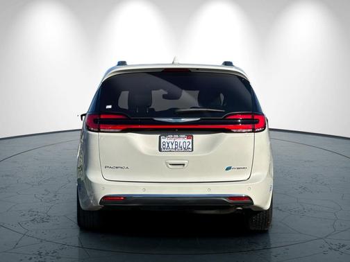 2021 Chrysler Pacifica Hybrid Limited