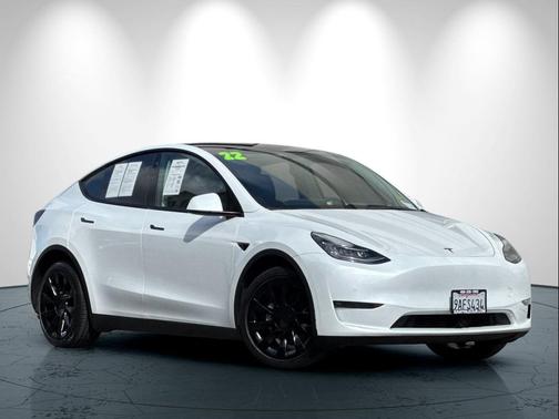 2022 Tesla Model Y Long Range Dual Motor All-Wheel Drive
