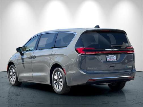 2025 Chrysler Pacifica Hybrid Select