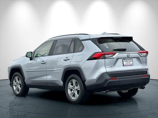 2022 Toyota RAV4 Hybrid LE