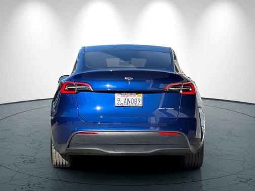2021 Tesla Model Y Long Range Dual Motor All-Wheel Drive