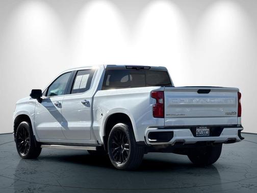 Iridescent Pearl Tricoat 2021 Chevrolet Silverado 1500 High Country