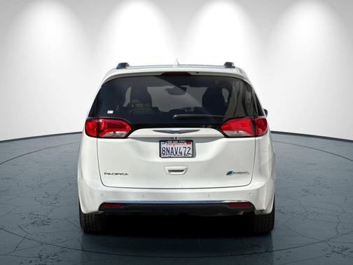 2020 Chrysler Pacifica Hybrid Limited