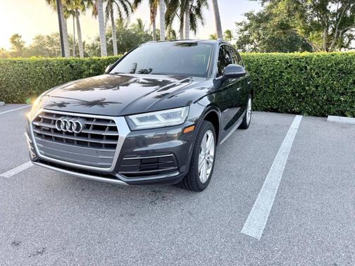 Manhattan Gray Metallic 2018 Audi Q5 2.0T Premium Plus