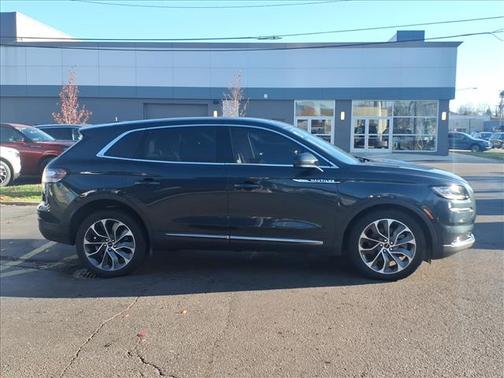 2022 Lincoln Nautilus Reserve