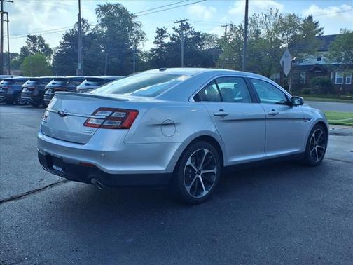 2015 Ford Taurus SEL