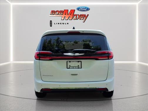 Bright White Clearcoat 2024 Chrysler Pacifica Touring-L