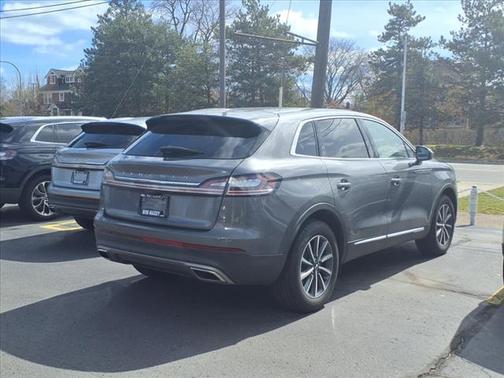 2022 Lincoln Nautilus Standard