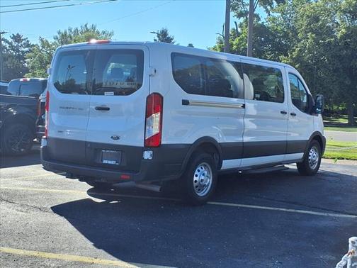 2022 Ford Transit-350 XL