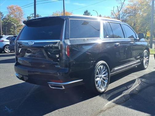 2022 Cadillac Escalade ESV Premium Luxury