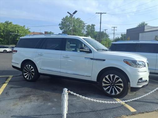 2023 Lincoln Navigator L Reserve