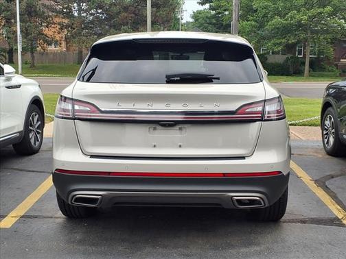2022 Lincoln Nautilus Standard