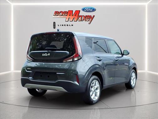 Gravity Gray 2024 Kia Soul LX