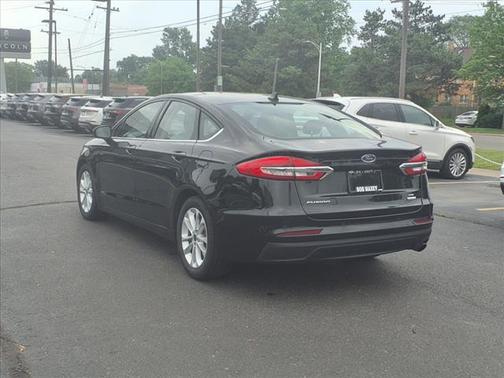 2020 Ford Fusion SE