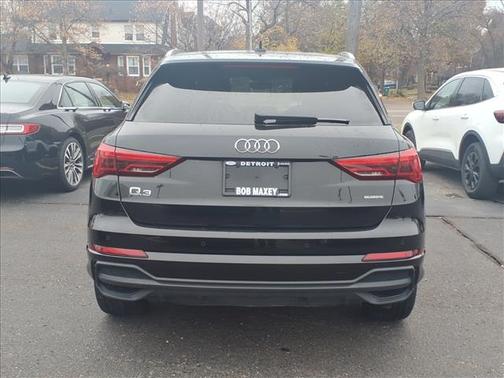 2023 Audi Q3 45 S line Premium