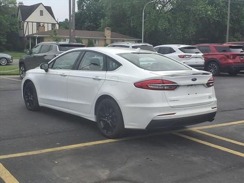 2020 Ford Fusion SE