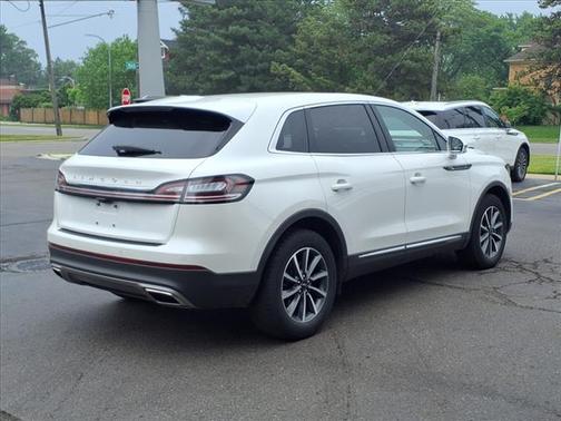 2022 Lincoln Nautilus Standard