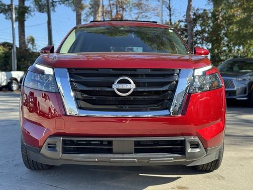 2024 Nissan Pathfinder SV