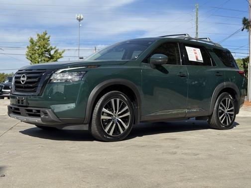 2023 Nissan Pathfinder Platinum