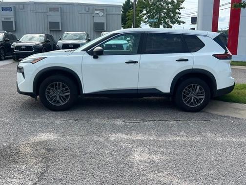 Glacier White 2024 Nissan Rogue S