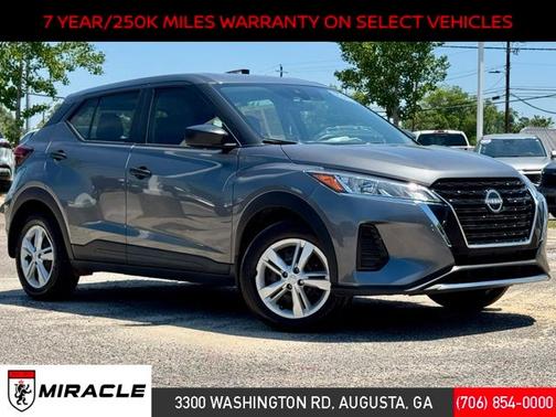 Gun Metallic 2023 Nissan Kicks S