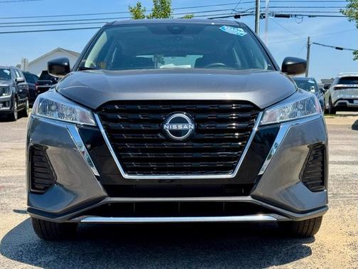 Gun Metallic 2023 Nissan Kicks S